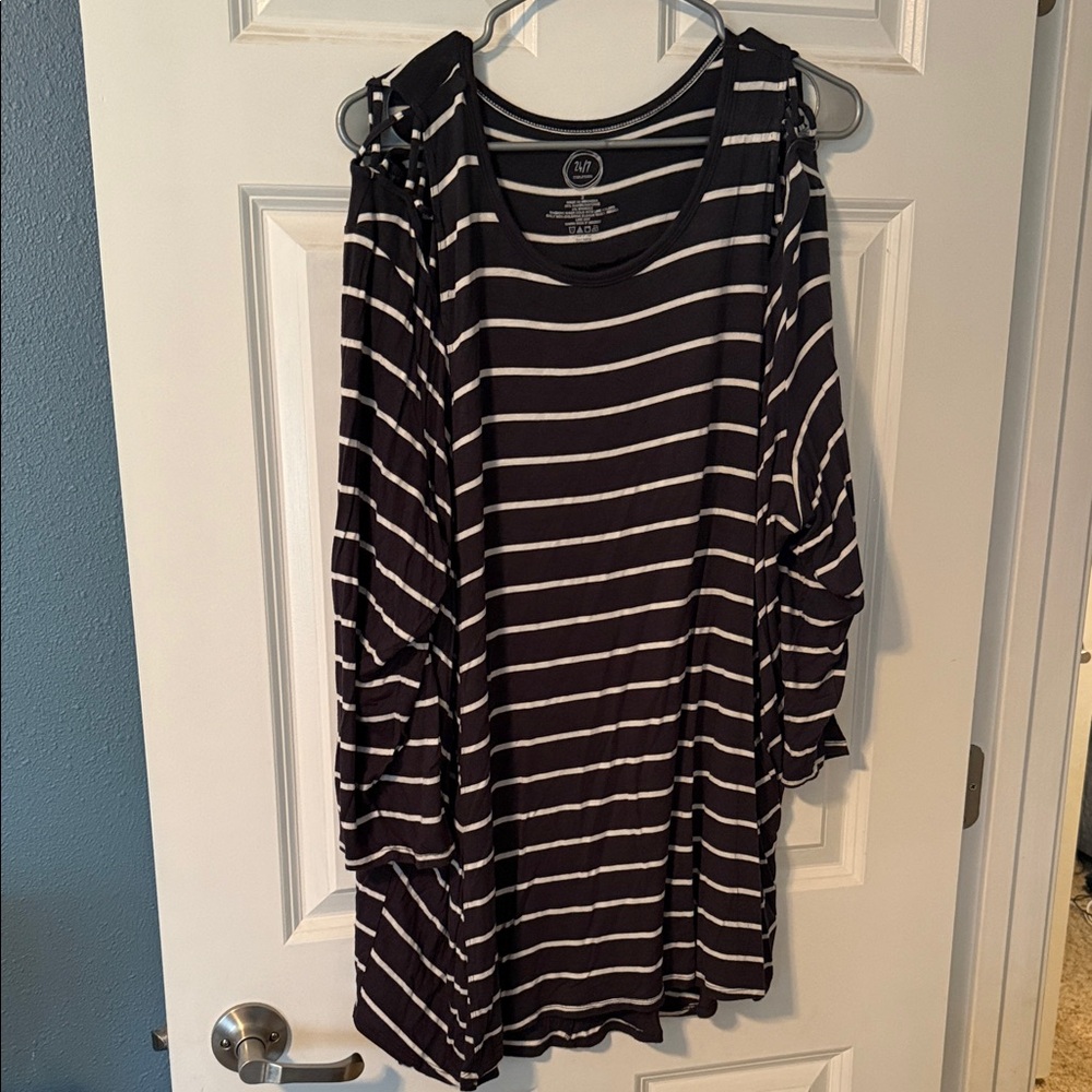 Maurices Black and White Striped Long Sleeve Top